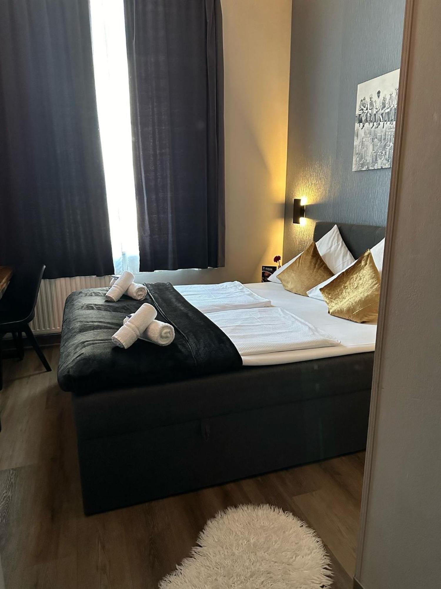Hotel Restaurant Zum Loewen Duisburg Ngoại thất bức ảnh