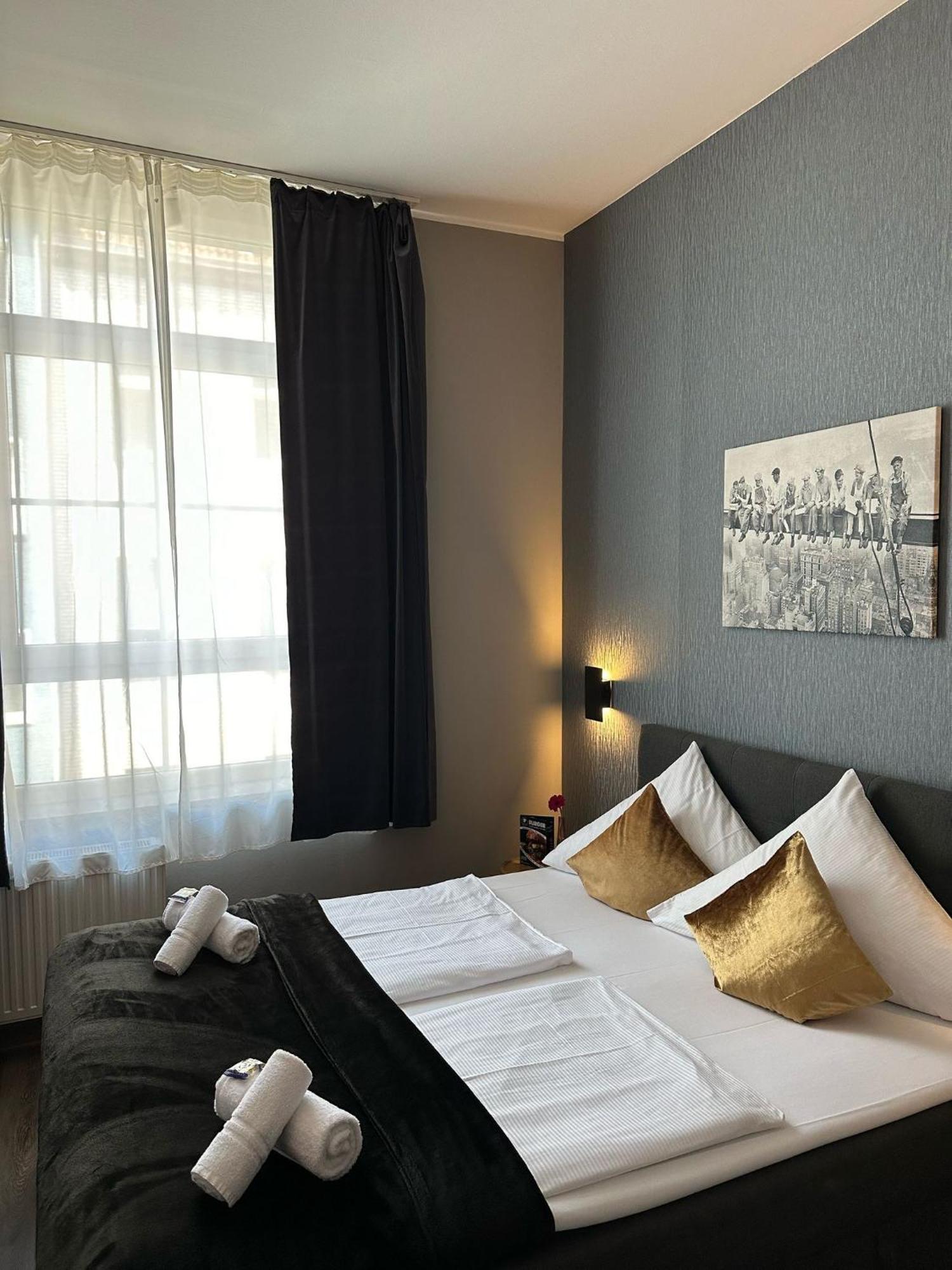 Hotel Restaurant Zum Loewen Duisburg Ngoại thất bức ảnh