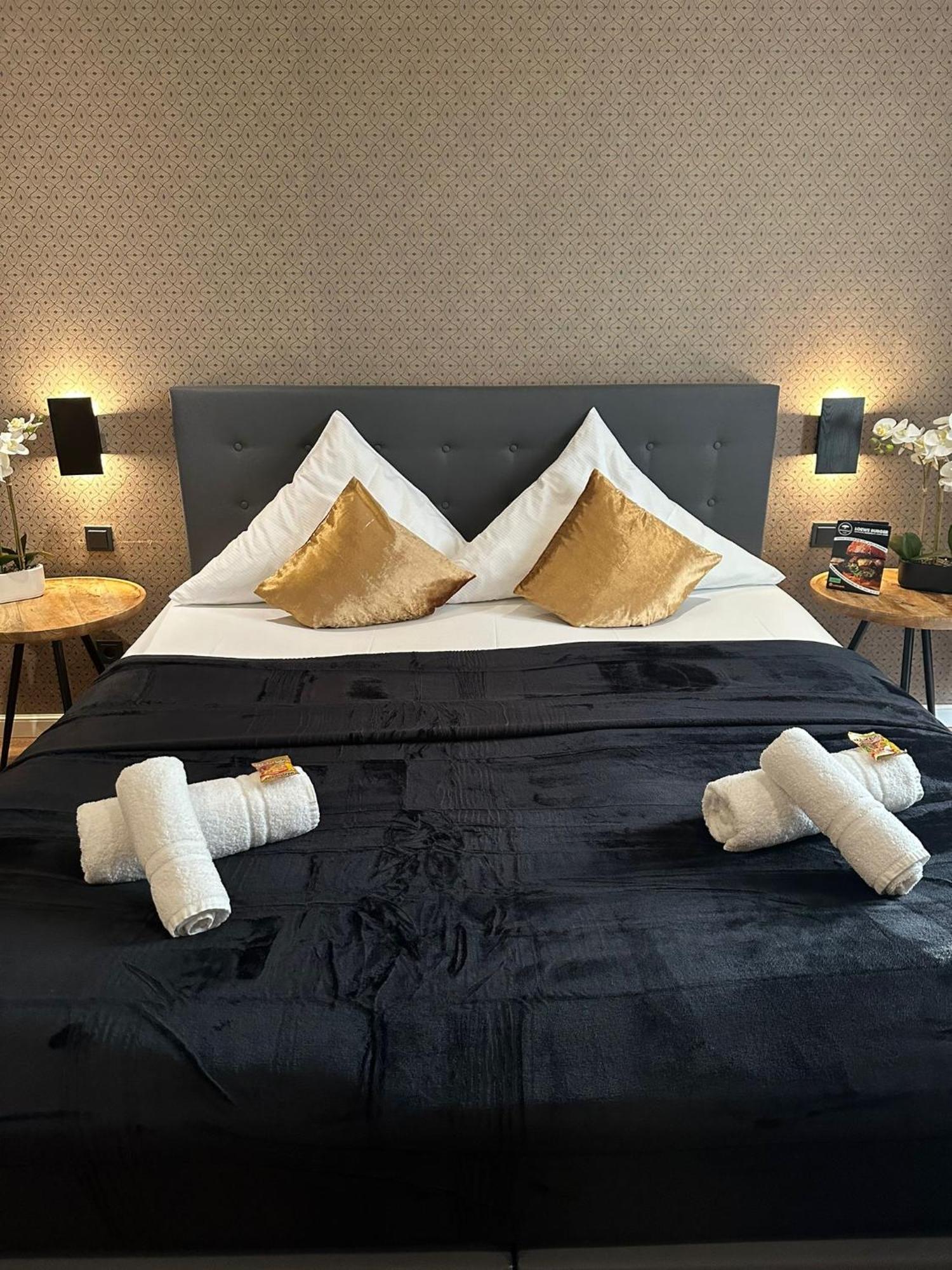 Hotel Restaurant Zum Loewen Duisburg Ngoại thất bức ảnh