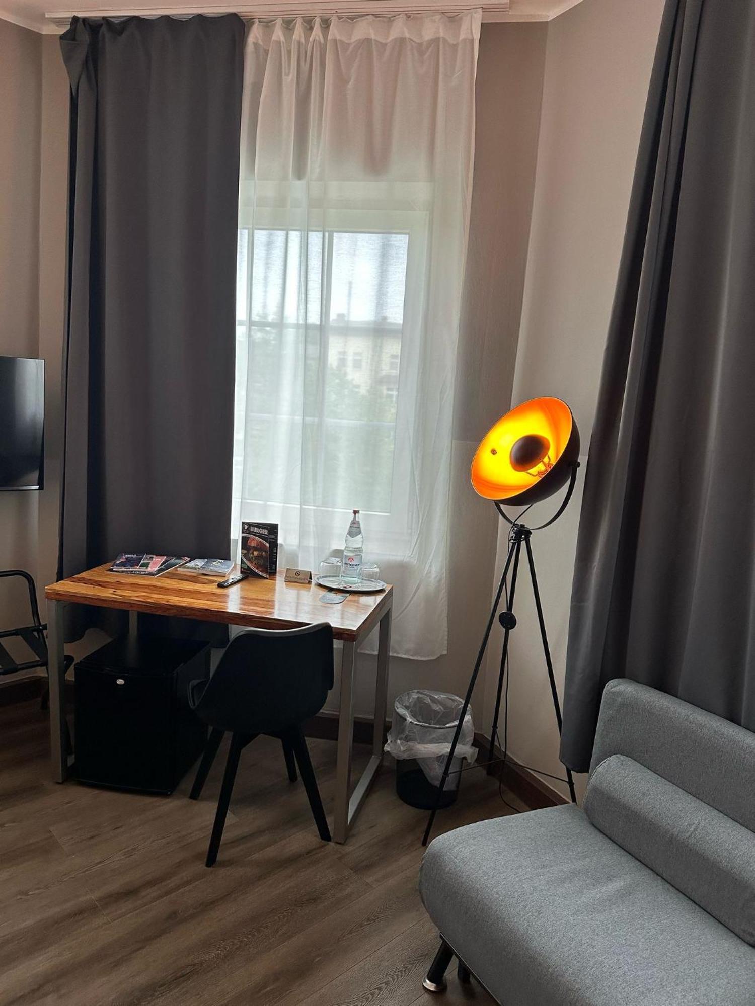 Hotel Restaurant Zum Loewen Duisburg Ngoại thất bức ảnh