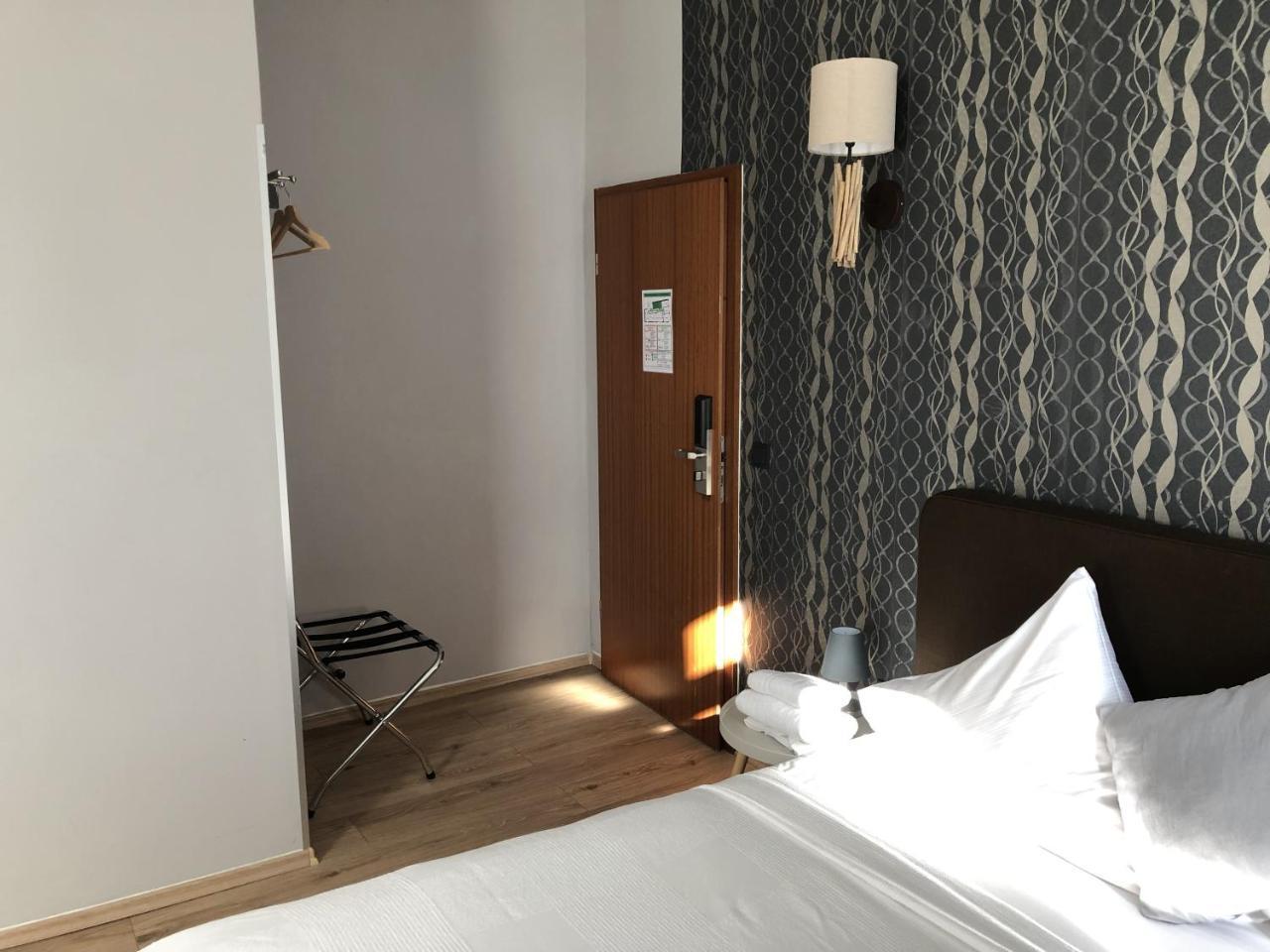 Hotel Restaurant Zum Loewen Duisburg Ngoại thất bức ảnh